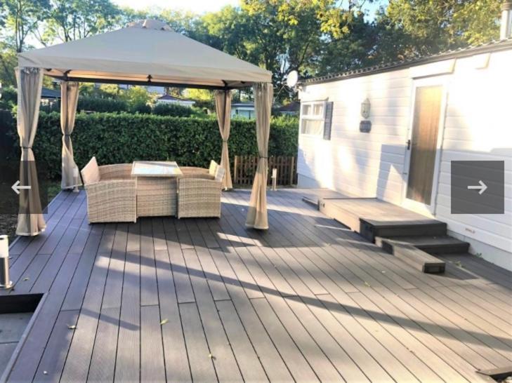 ホテル Vakantiehuis Recreatiepark Rhederlaagse Meren Lathum エクステリア 写真